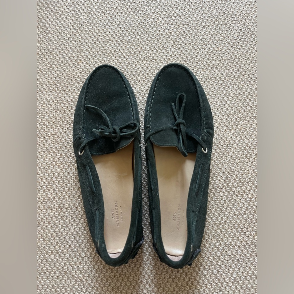 Ann Mashburn Suede driving moccasin size 9